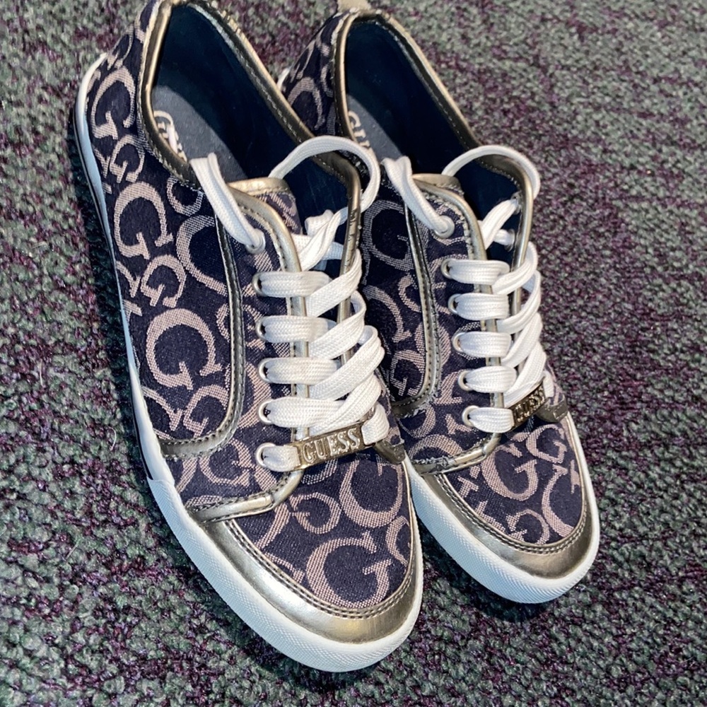 Guess shoes ✨ firm price